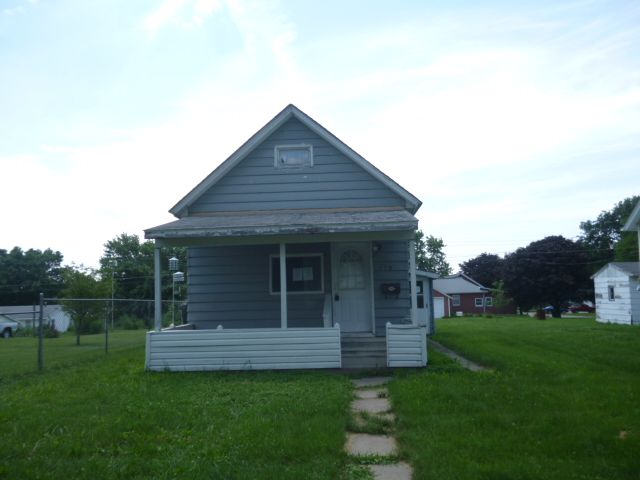 719 N Avenue B, Washington, IA 52353