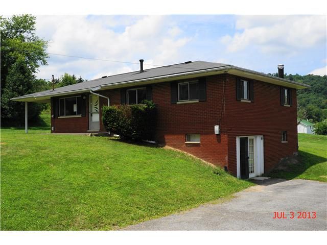 261 East 3rd Street, Hepzibah, WV 26369