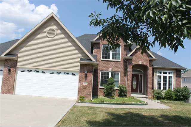 4001 Lakewood Ln, Des Moines, IA 50320