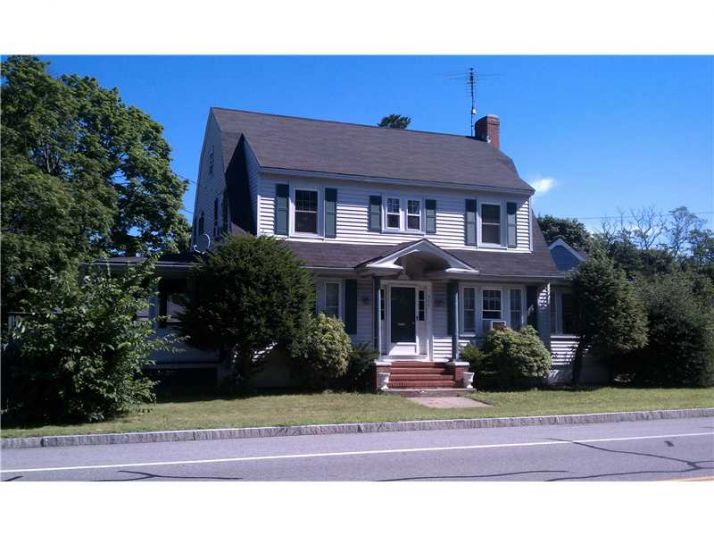 307 Newman Ave, Rumford, RI 02916