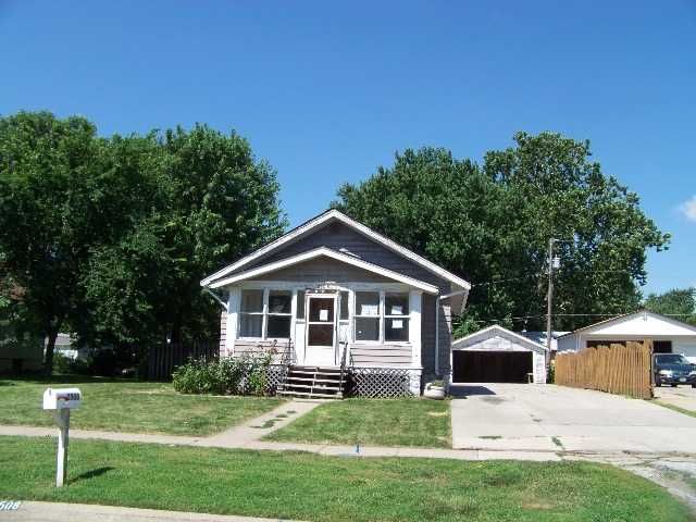 2508 S 9th St, Council Bluffs, IA 51501