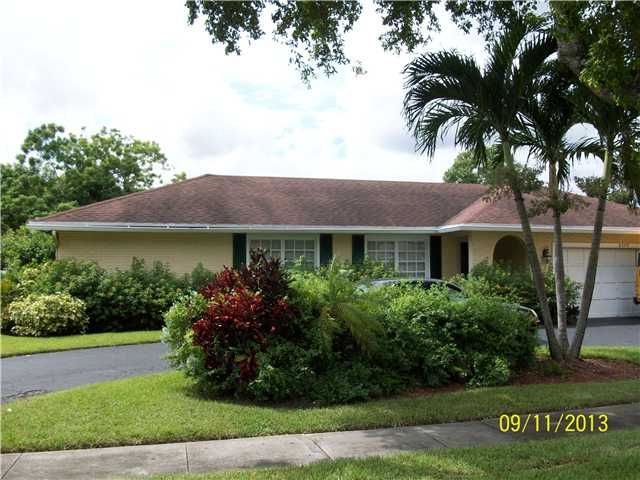 6300 SW 6TH ST, Fort Lauderdale, FL 33317