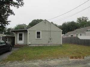 37 Oakland Ave, Tyngsboro, MA 01879