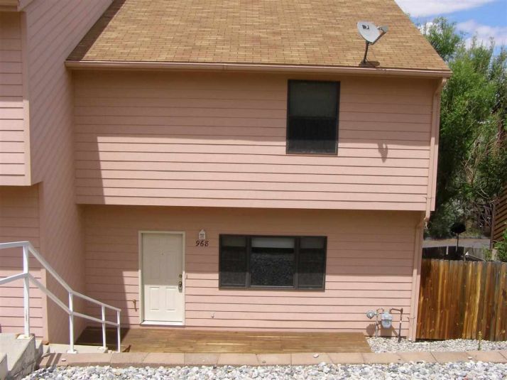968 Alamo Rd, Los Alamos, NM 87544