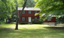 11 Buttermilk Ln Branford, CT 06405