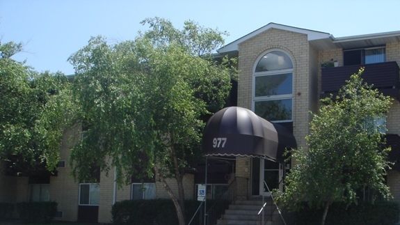 977 Charlela Ln Apt 31, Elk Grove Village, IL 60007