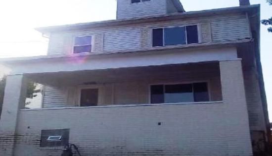 817 14th St, New Brighton, PA 15066
