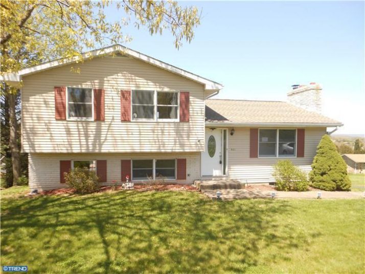 268 Creek Dr, Auburn, PA 17922