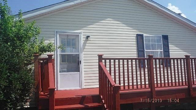 Maple, Riegelsville, PA 18077