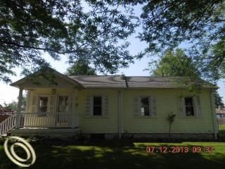 821 Antoine St, Wyandotte, MI 48192