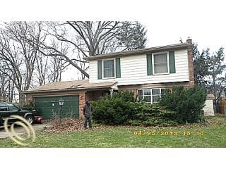 30251 Canterbury Dr, Southfield, MI 48076