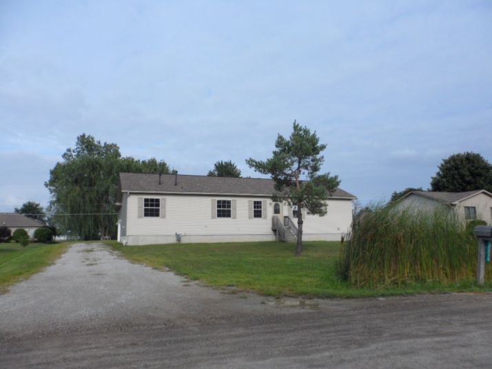 62538 Linda Dr, Ray, MI 48096