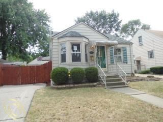 19446 Washtenaw St, Harper Woods, MI 48225