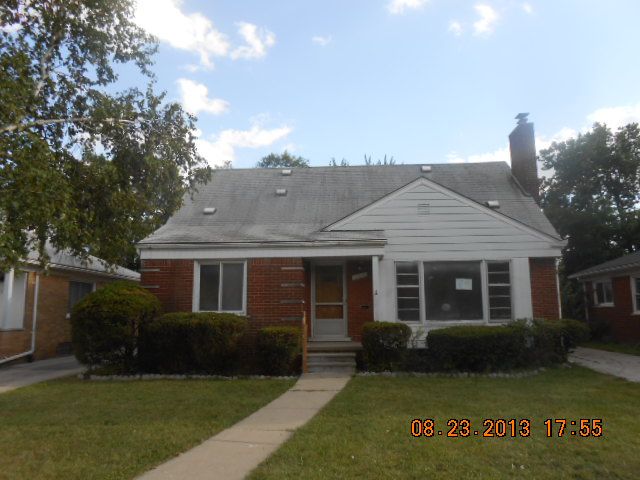 13351 Oak Park Blvd, Oak Park, MI 48237