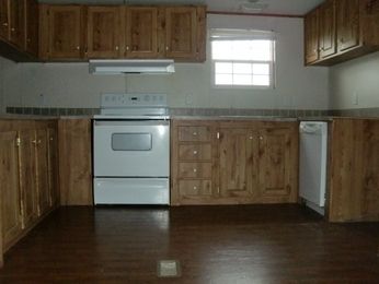 1123 Valeria Dr, Marion, TX 78124
