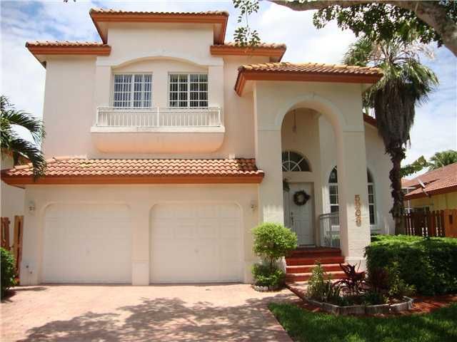 5903 NW 111 AV, Miami, FL 33178