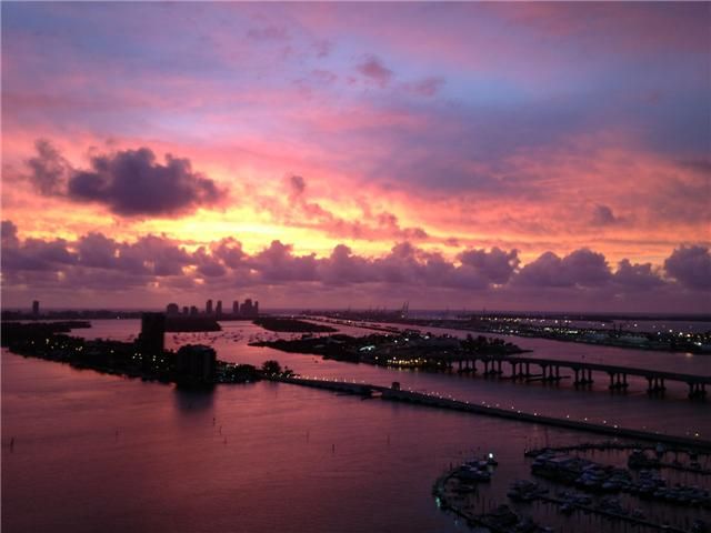 1800 N BAYSHORE DR # 3201, Miami, FL 33132