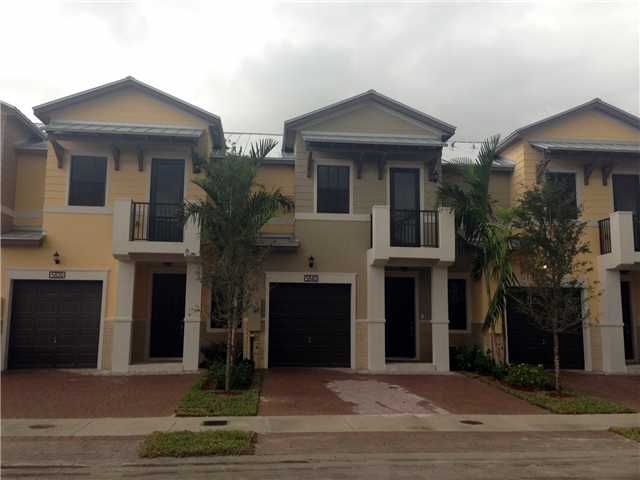 5840 NW 104 PATH # 5840, Miami, FL 33178