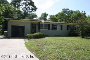 2903 Holly Point Dr, Jacksonville, FL 32277