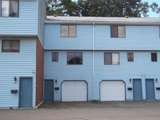 526 Blackstone Village, Meriden, CT 06450