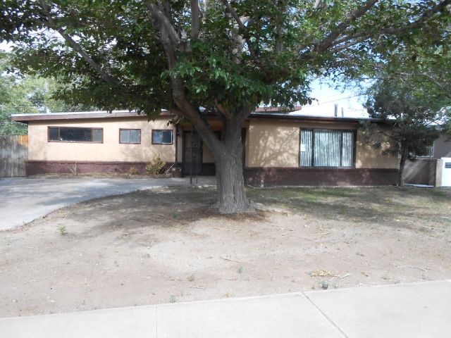 10531 Princess Jeanne NE, Albuquerque, NM 87112