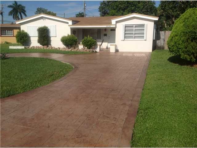 2430 BAHAMA DR, Hollywood, FL 33023
