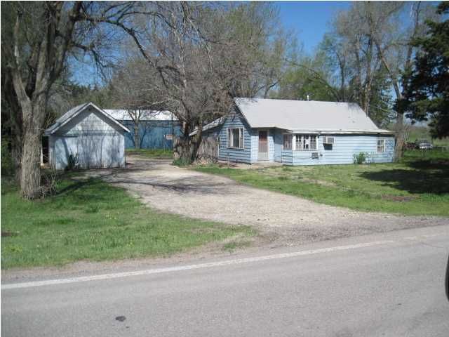 3015 S Halstead Rd, Halstead, KS 67056