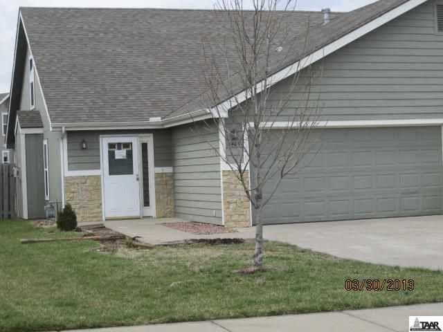 3405 Morning Dove Cir, Lawrence, KS 66049