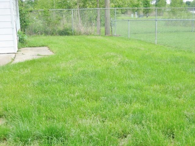 33644 Beechwood St, Westland, MI 48185