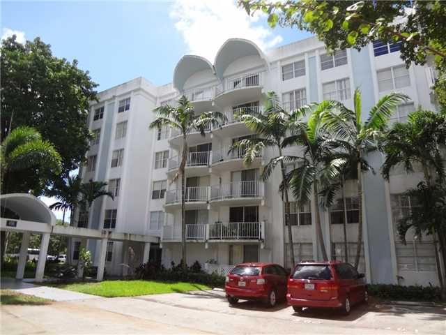 496 Nw 165th Street Rd Apt D511, Miami, FL 33169