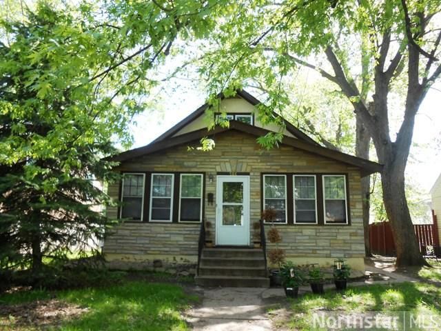 586 Hazel St N, Saint Paul, MN 55119