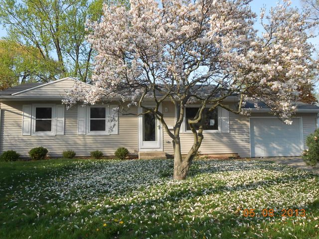 691 Briar Rd, Wauconda, IL 60084