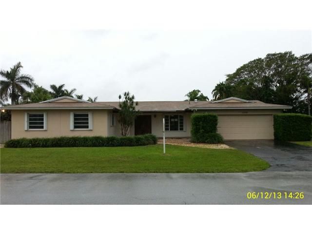 10700 SW 116 AV, Miami, FL 33176