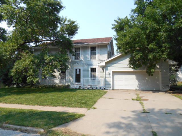 302 Wildwood Rd, Council Bluffs, IA 51503