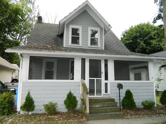 901 Gordon Ave, Lansing, MI 48910