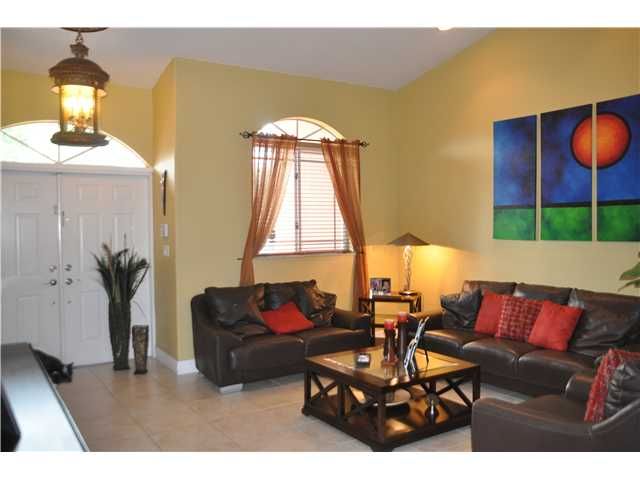 9821 NW 26 ST, Miami, FL 33172