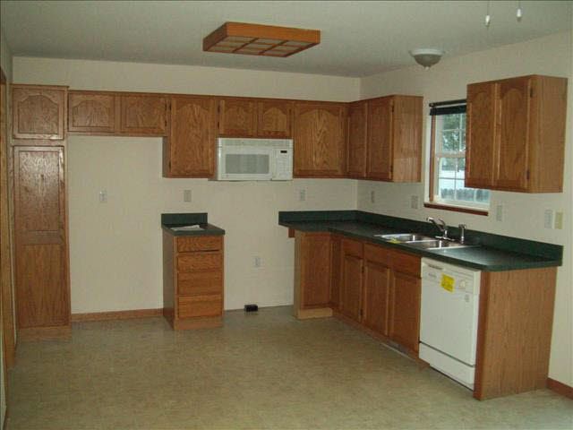 112 Maple Blvd, Monroe, MI 48162