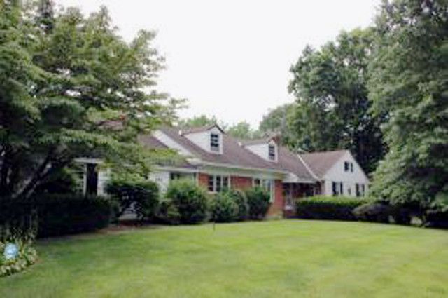 592 VALLEY VIEW DRIVE, New Holland, PA 17557