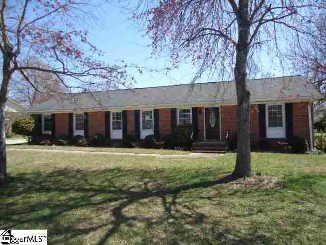 124 Amberwood Ln, Mauldin, SC 29662