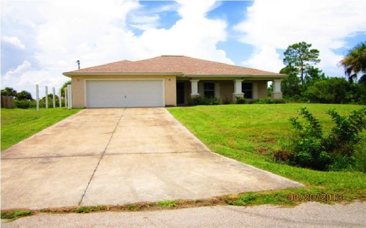 715 Palmetto Ave, Lehigh Acres, FL 33972