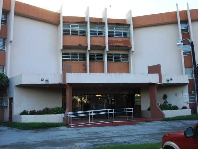 9678 FONTAINEBLEAU BL # 201, Miami, FL 33172