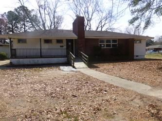 10 Ross Dr, Newport News, VA 23601