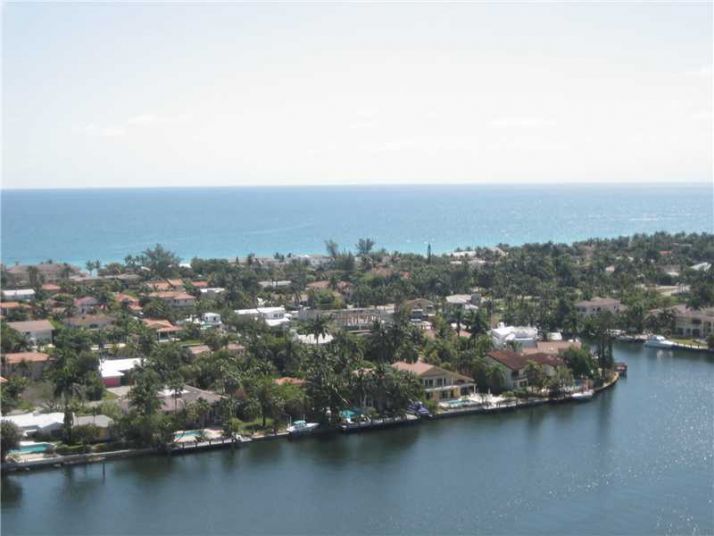 20505 E COUNTRY CLUB DR # 2235, Miami, FL 33180