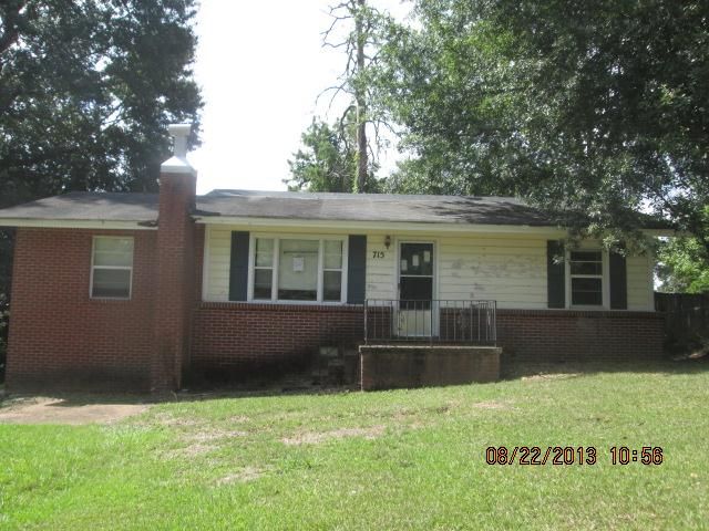 715 Chickasaw Dr, Grenada, MS 38901