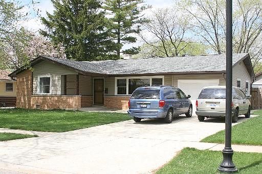 Cedar Ln, Elk Grove Village, IL 60007