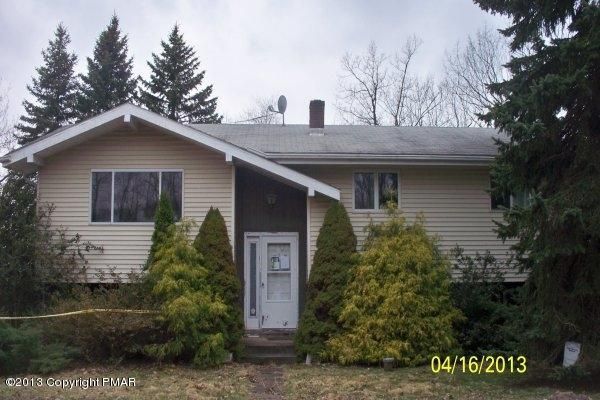 22 Old Lake Rd, Lake Ariel, PA 18436