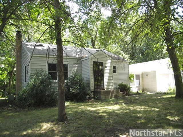 8161 Spring Lake Rd, Saint Paul, MN 55112