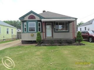 13431 Cunningham St, Southgate, MI 48195