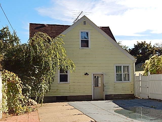 1740 W Genesee St, Lapeer, MI 48446