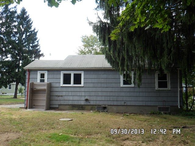 5 Little St, Taunton, MA 02780